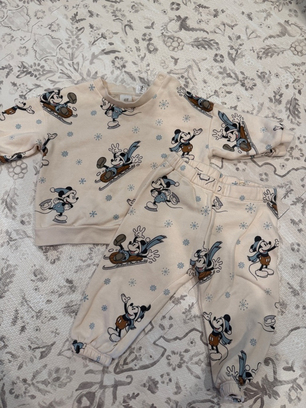Beige Mickey Mouse Winter Set